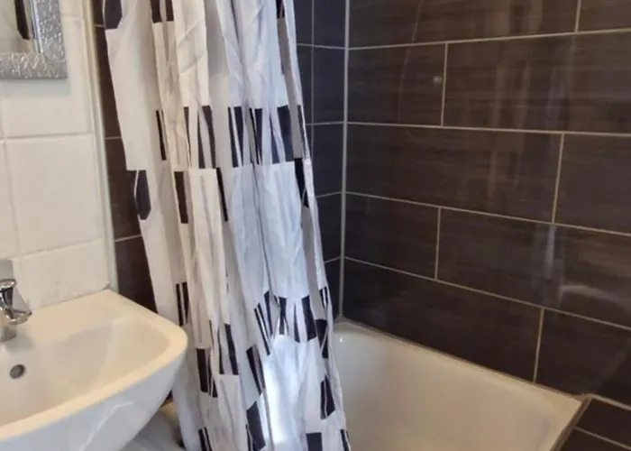 Daire Central Apartment Krefeld